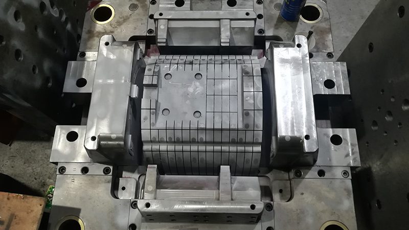 双色模具家电外壳加工注意事项解析
