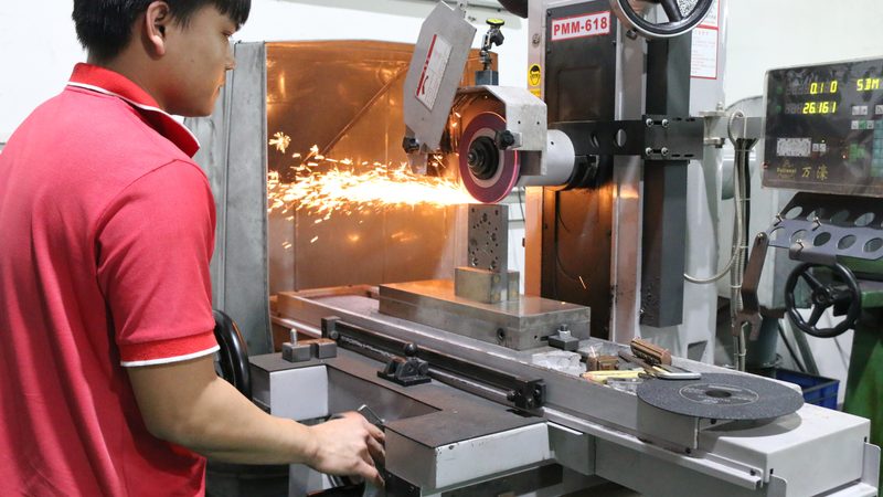 橡胶模具规格参数解析：关键指标与选型要点