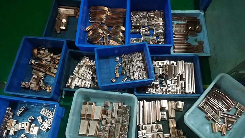 橡胶模具选购：关键指标与误区解析**