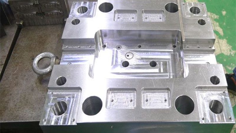 上海精密模具：揭秘精密模具制造的关键要素