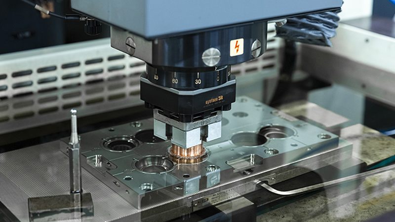 汽车模具加工精度等级要求解析：品质与效率的双重保障